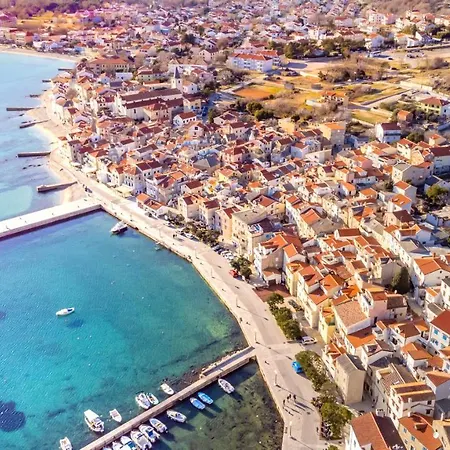 Adriana アパート *