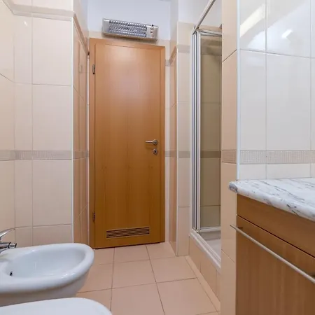 Adriana アパート